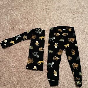 Gap 100% organic cotton pajamas. Never worn. 18-24 months.